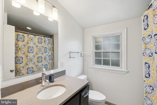 Building Photo - 5802 Ryland Dr
