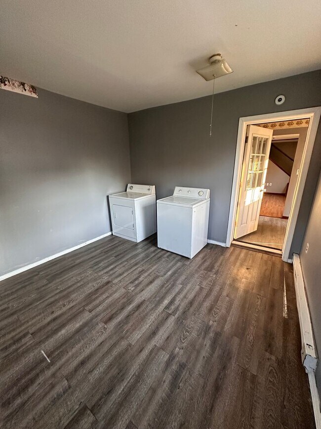 Building Photo - 316 Worth St