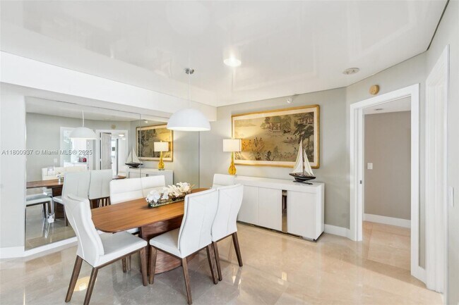 Building Photo - 16711 Collins Ave
