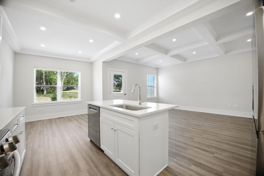 Building Photo - 3 Kessel Run