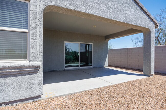 Building Photo - 1075 W Avalon Canyon Dr