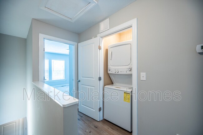 Building Photo - 207 Adderman Dr