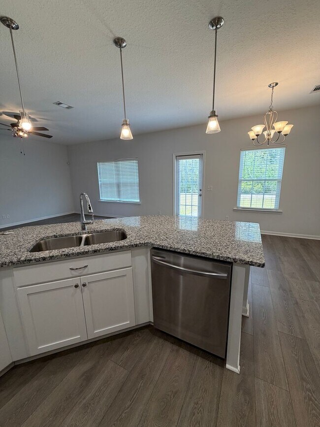 Building Photo - 600 Brightleaf Cir