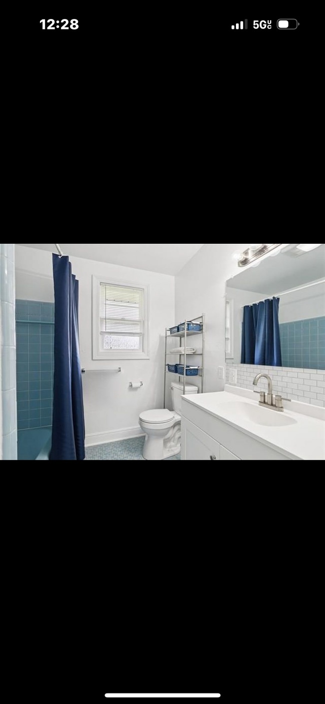 Building Photo - 347 Olive Dr