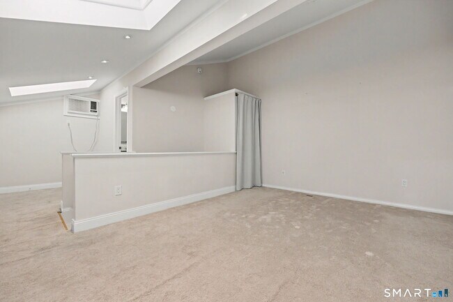Building Photo - 163 South St