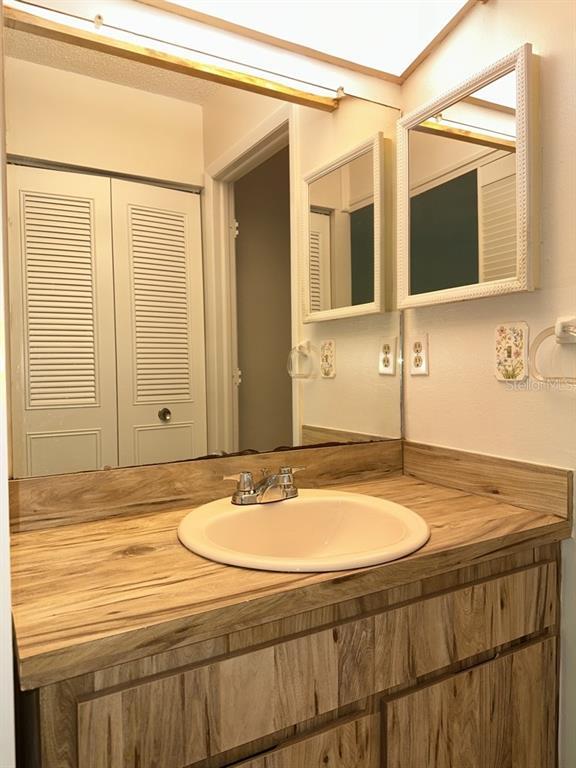 Building Photo - 4002 Shoreside Cir