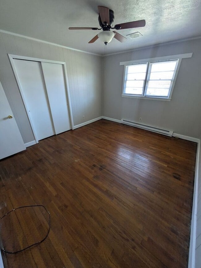 Building Photo - 3BD/1.5BA Duplex in Morganton, NC