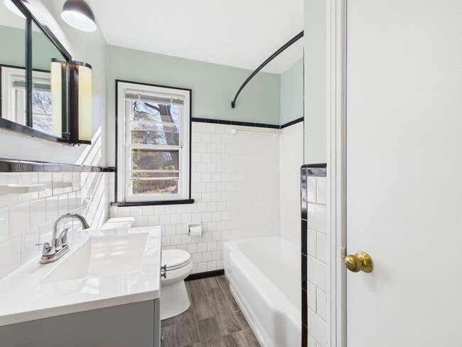 Building Photo - 6955 Navaho Rd