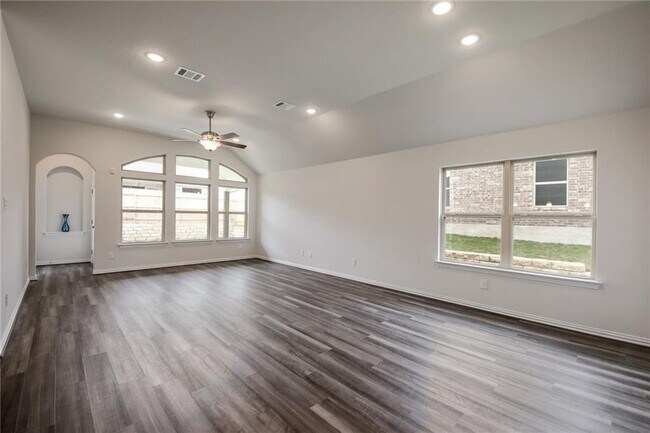 Building Photo - 708 Sunny Ridge Dr