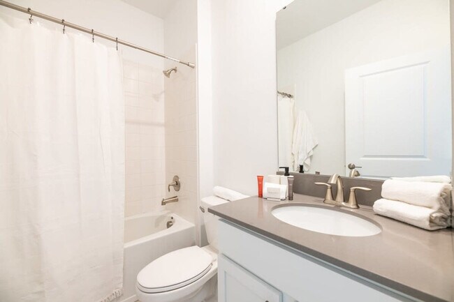 Building Photo - 4246 Paragraph Dr