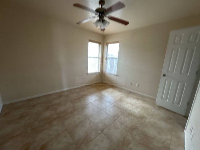 Building Photo - 710 Aries Ave