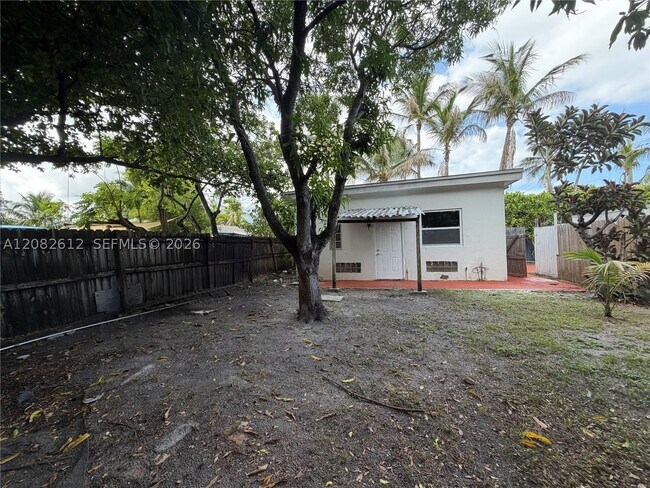 Building Photo - 4265 NW 5th Ave