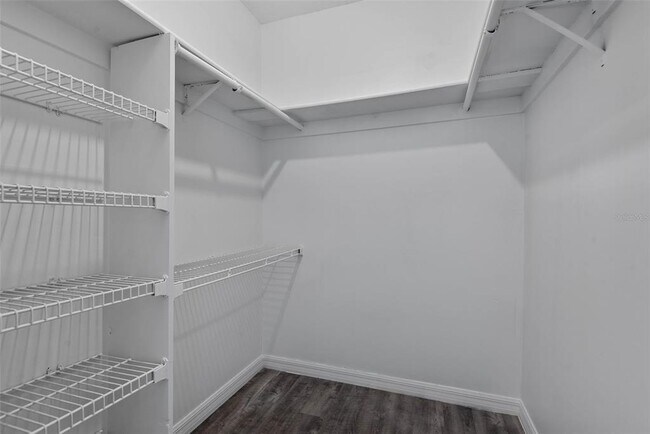 Building Photo - 60 Club House Dr