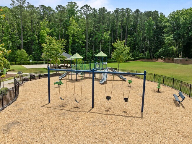 Building Photo - 3700 Horton Hill Dr