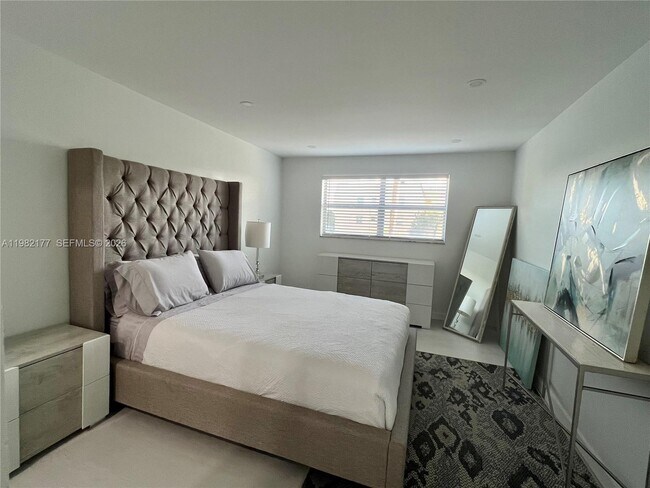 Building Photo - 8595 Sunrise Lakes Blvd