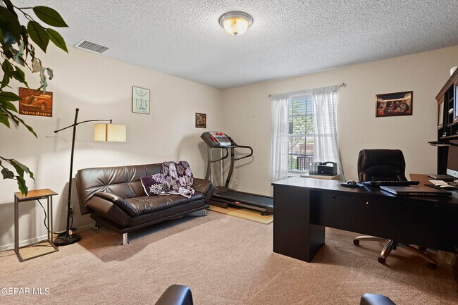 Building Photo - 1091 Los Moros Dr