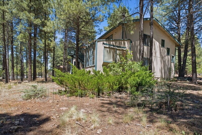 Building Photo - 1410 Inverrary Way