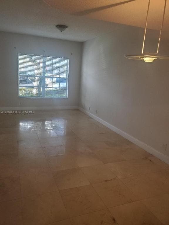 Building Photo - 16645 Hemingway Dr