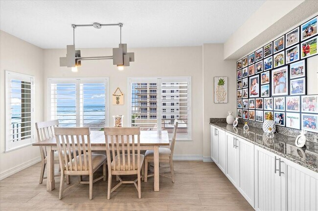 Building Photo - 1025 Jimmy Buffett Mem Hwy