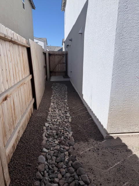 Building Photo - Move-in Ready! 4 Bedroom 2.5 House in Lemmon Valley!