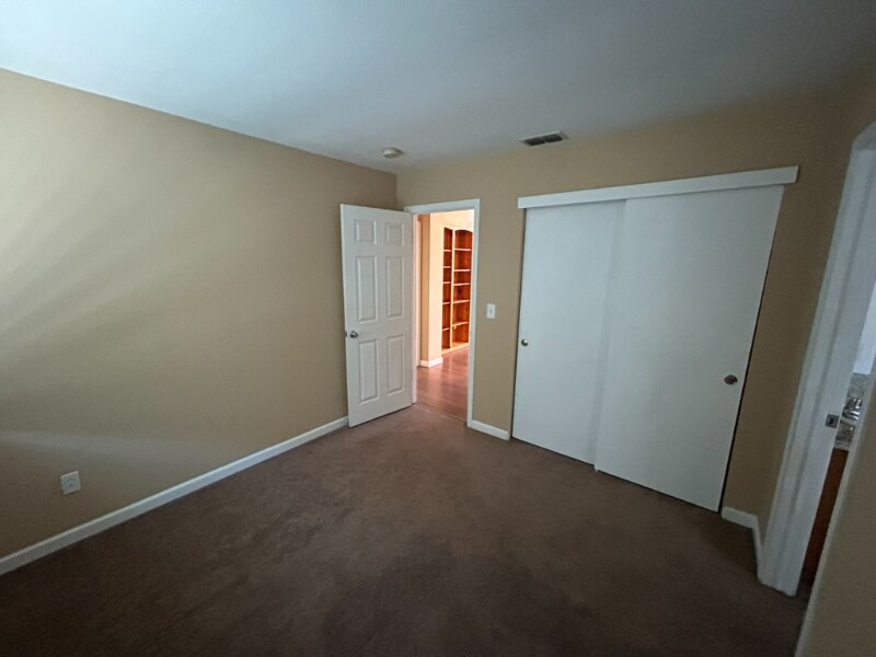 Building Photo - 8464 Banyon Tree Ct