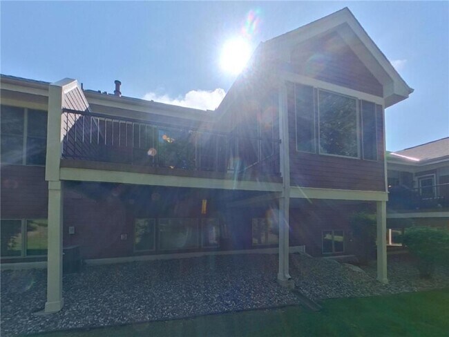Building Photo - 4025 Heritage Ln SE