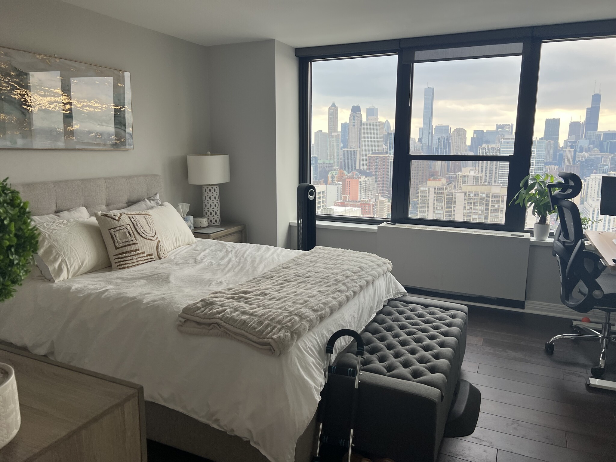 Building Photo - 1560 N Sandburg Ter