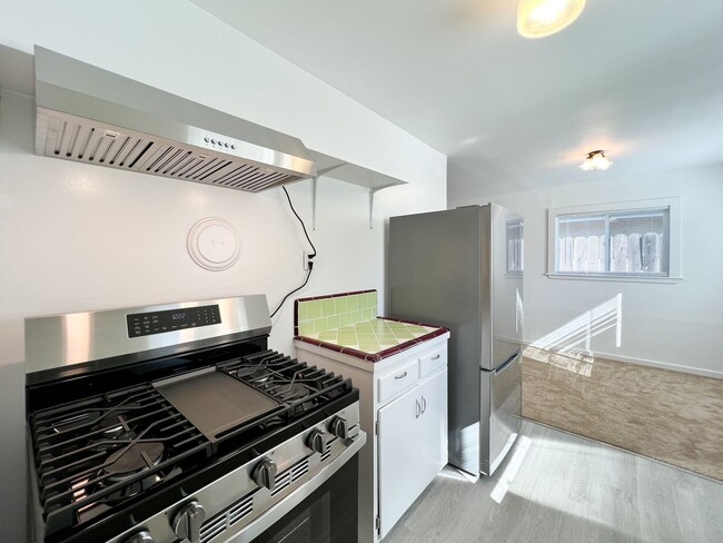 Building Photo - Charming 1 Bedroom, 1 Bath Rental in North...