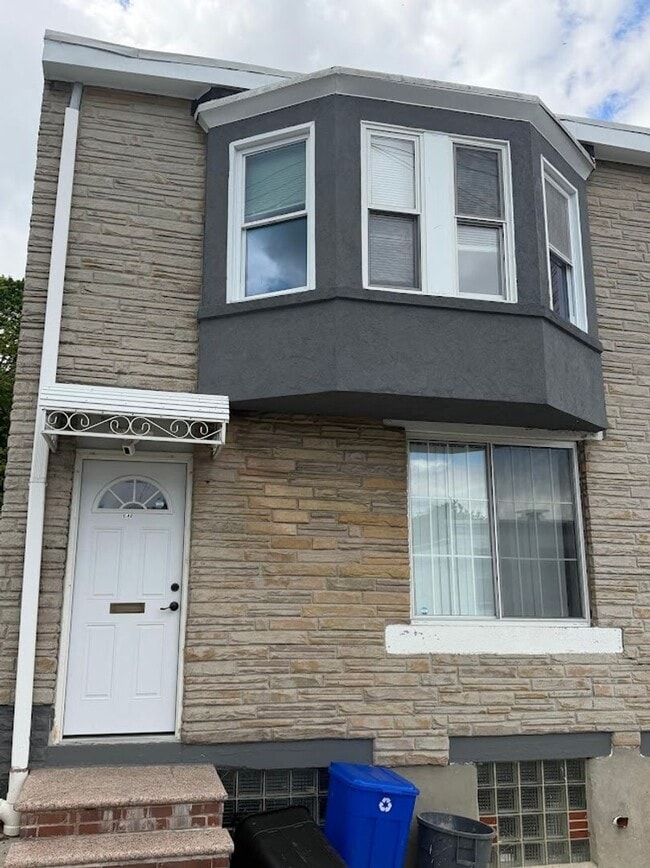 Building Photo - 648 S 17th St