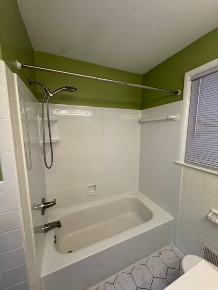 Building Photo - 7903 Canna Dr