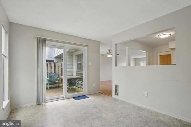Building Photo - 102 Revere Dr