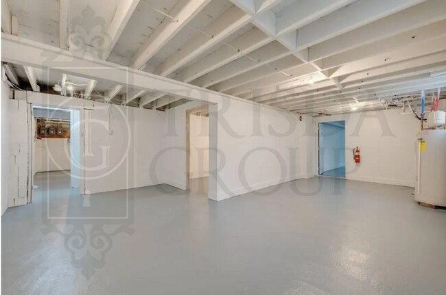 Building Photo - Avail June 1st! Renovated Crafton 2BR Apt, A/C, Private laundry/storage, Parking, Pets OK!
