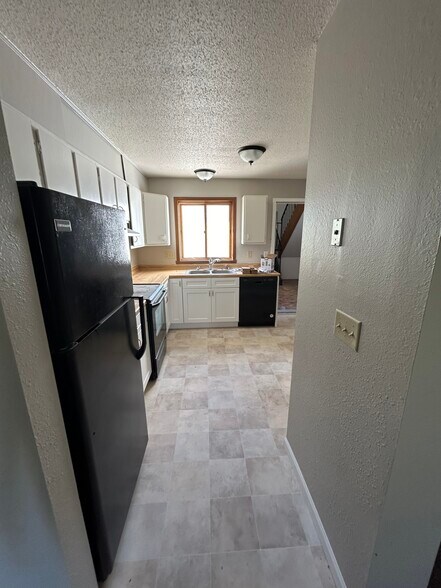 Building Photo - 2013 E Dakota Pkwy