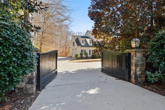 Building Photo - 1124 Moores Mill Rd NW