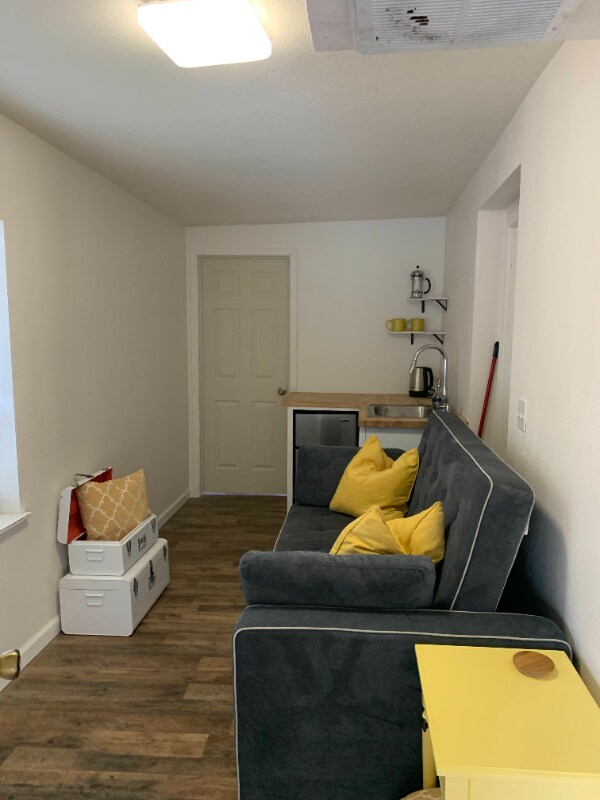 Building Photo - 121 S Main St