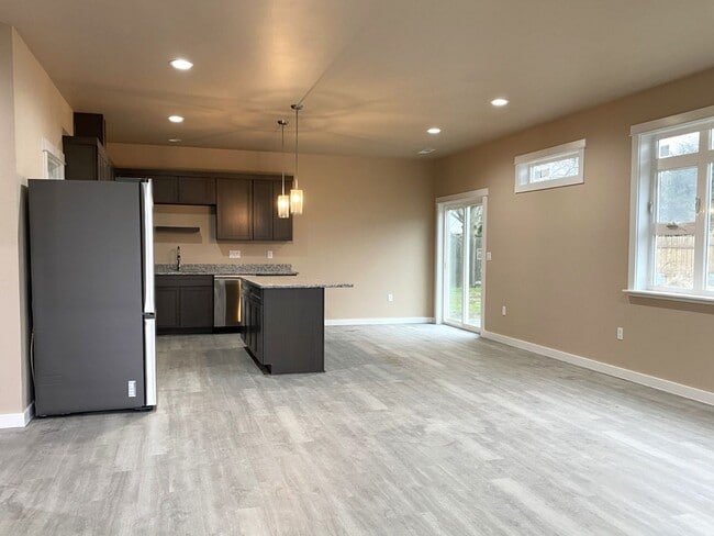 Building Photo - Brand New Construction