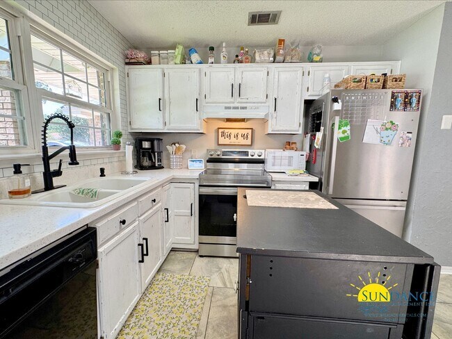 Building Photo - Updated 3-Bedroom Home in Fort Walton Beach