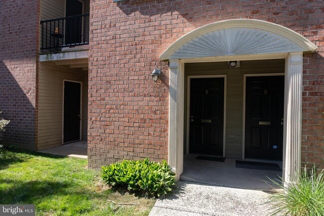 Primary Photo - 10 Wingate Ct