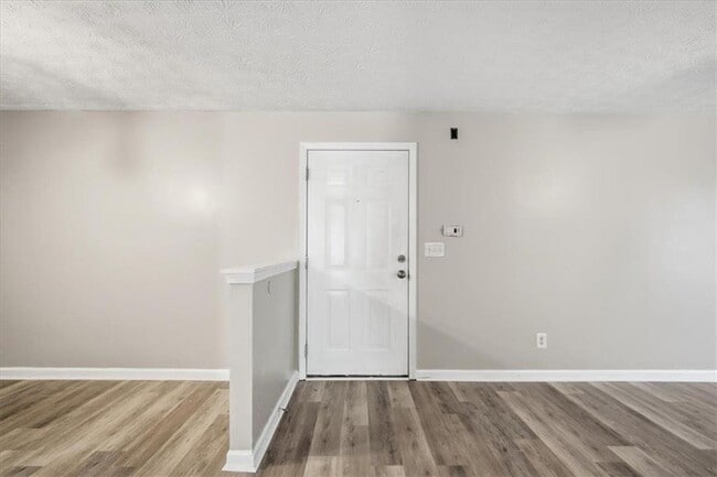 Building Photo - Charming 3-Bedroom Condo in Fairington Village