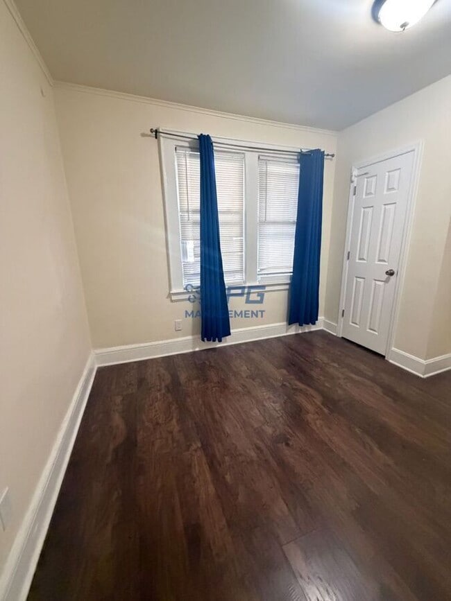 Building Photo - 134 Dewey St