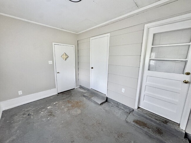 Building Photo - 3224 Aden St