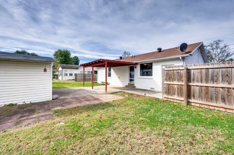 Building Photo - 349 Shirley Rd