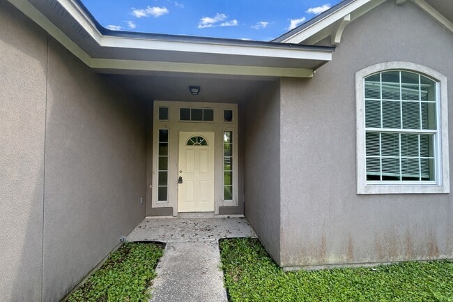 Building Photo - 9104 N Green River Dr