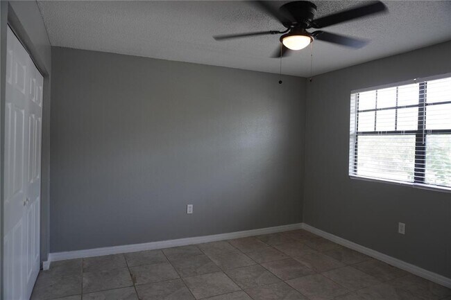 Building Photo - 12401 Oak Cedar Pl