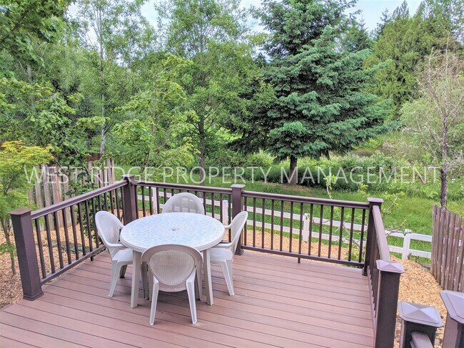 Building Photo - 519 SW 207th Ave