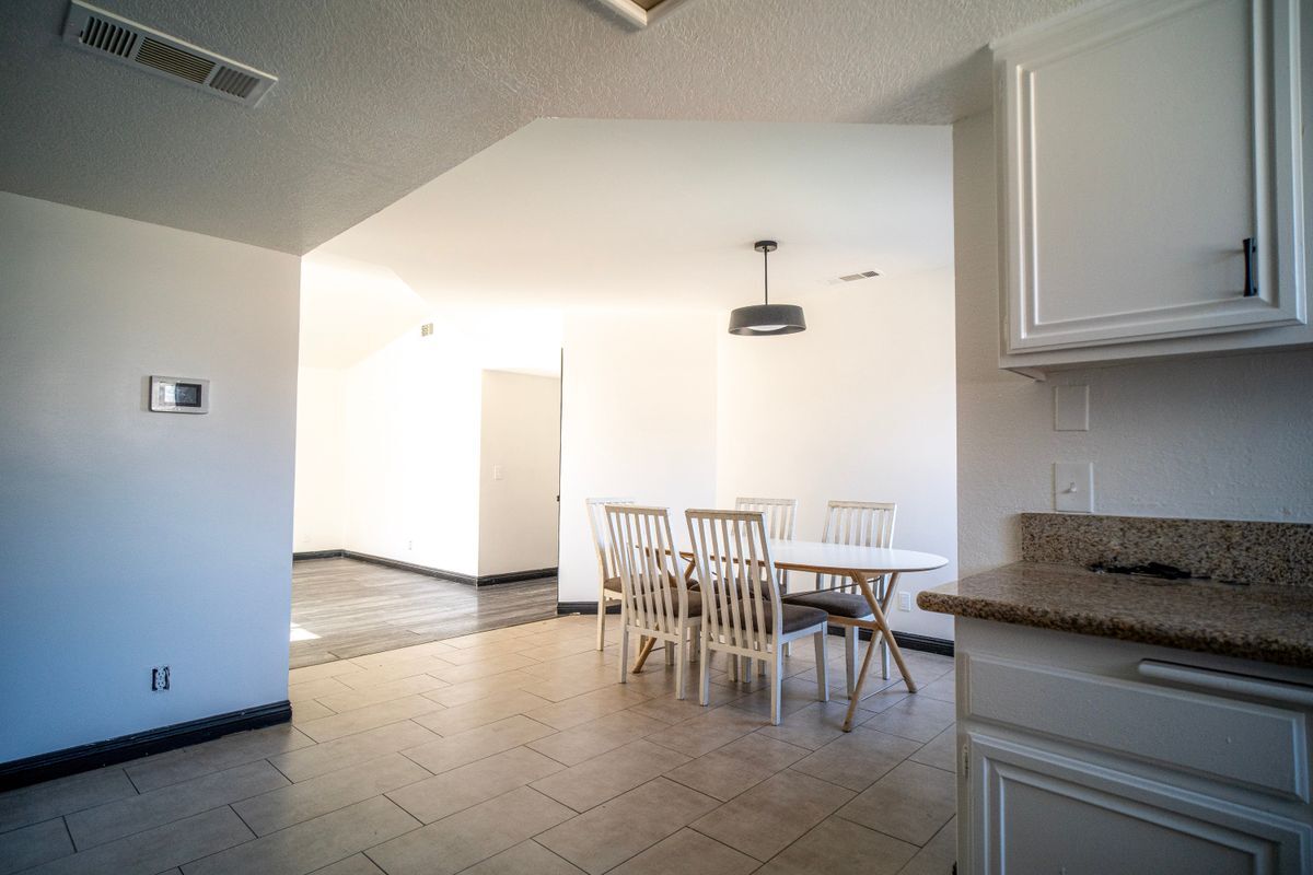 Building Photo - 837 Sunrise Ct