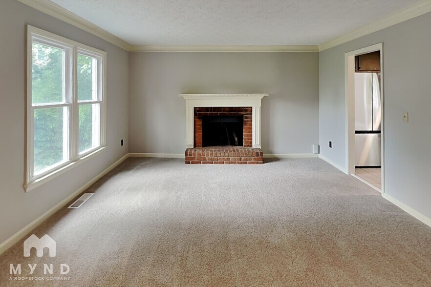 Building Photo - 4915 Willow Ln