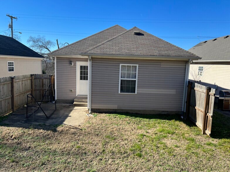 Building Photo - 1513 Luton St