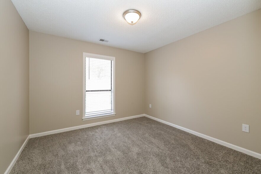 Building Photo - 8163 Cairn Dr