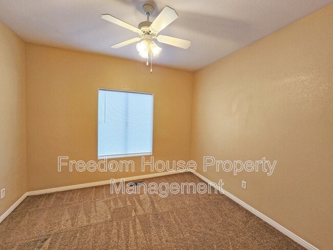 Building Photo - 1421 Star Rd